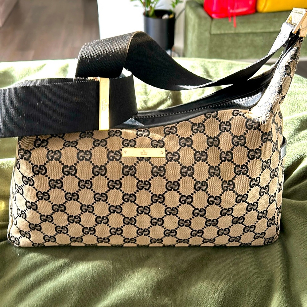 Gucci GG Canvas Shoulder bag Beige Brown 🤎🤎🤎🖤EUC